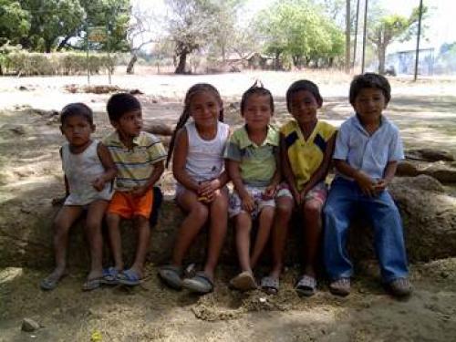 Children in the community of El Trohilo